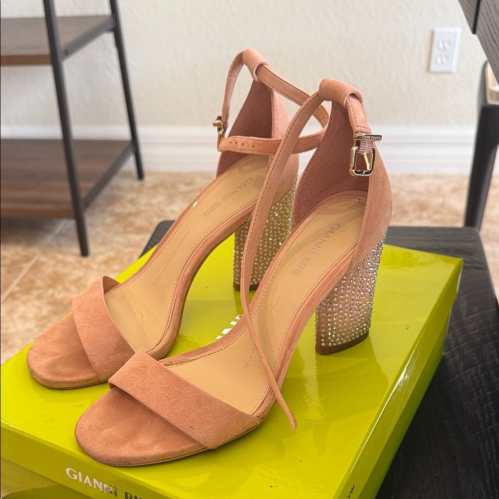 Gianni Bini Carlosa Persian Pink Heels Multicolored Rhinestone